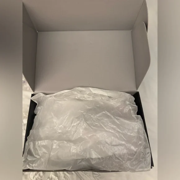 PELOTON CYCLING SHOES - Picture 11 of 14